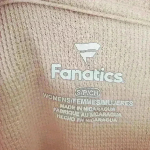 NWT  NFL Tampa Bay Buccaneers waffle long sleeve shirt. Size small - Picture 5 of 6